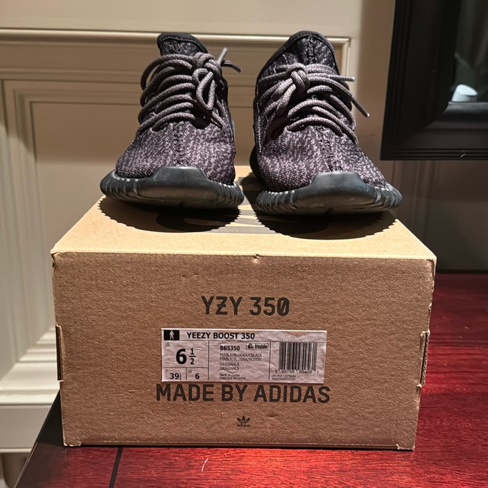 adidas Yeezy Boost 350Pirate Black (2023) Size 6.5